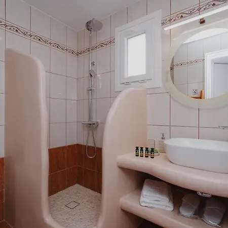 Onar Sifnos Traditional * Artemonas